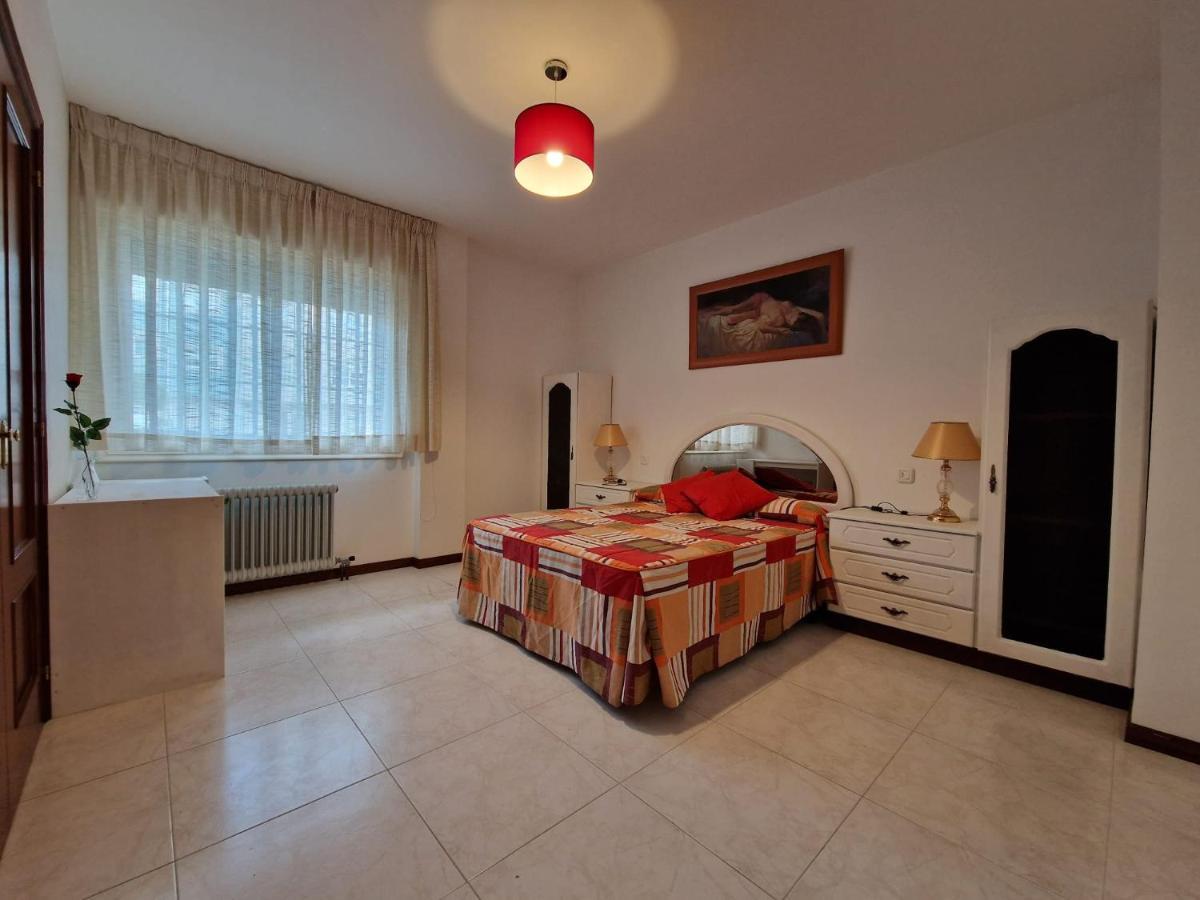 Precioso Con Piscina - Covelo Apartment