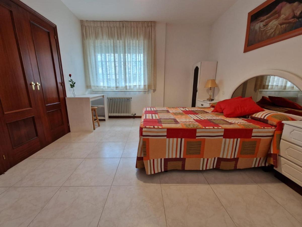 Precioso Con Piscina - Covelo Apartment